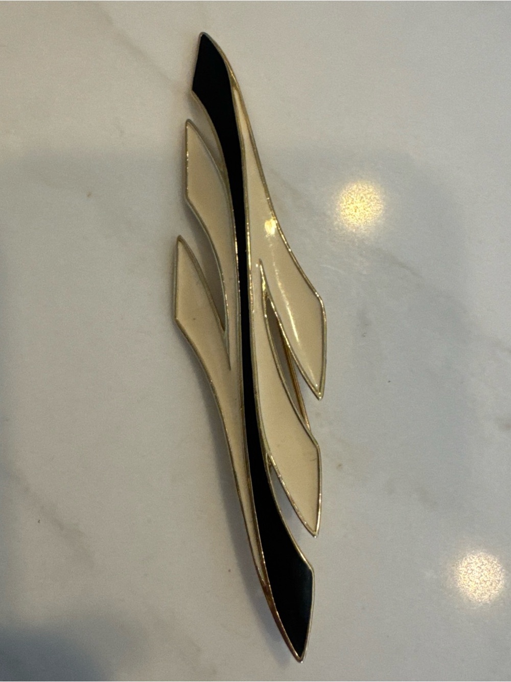 Trifari Enamel Textured Gold-Tone Leaf Brooch Signed Vintage Black & Cream
